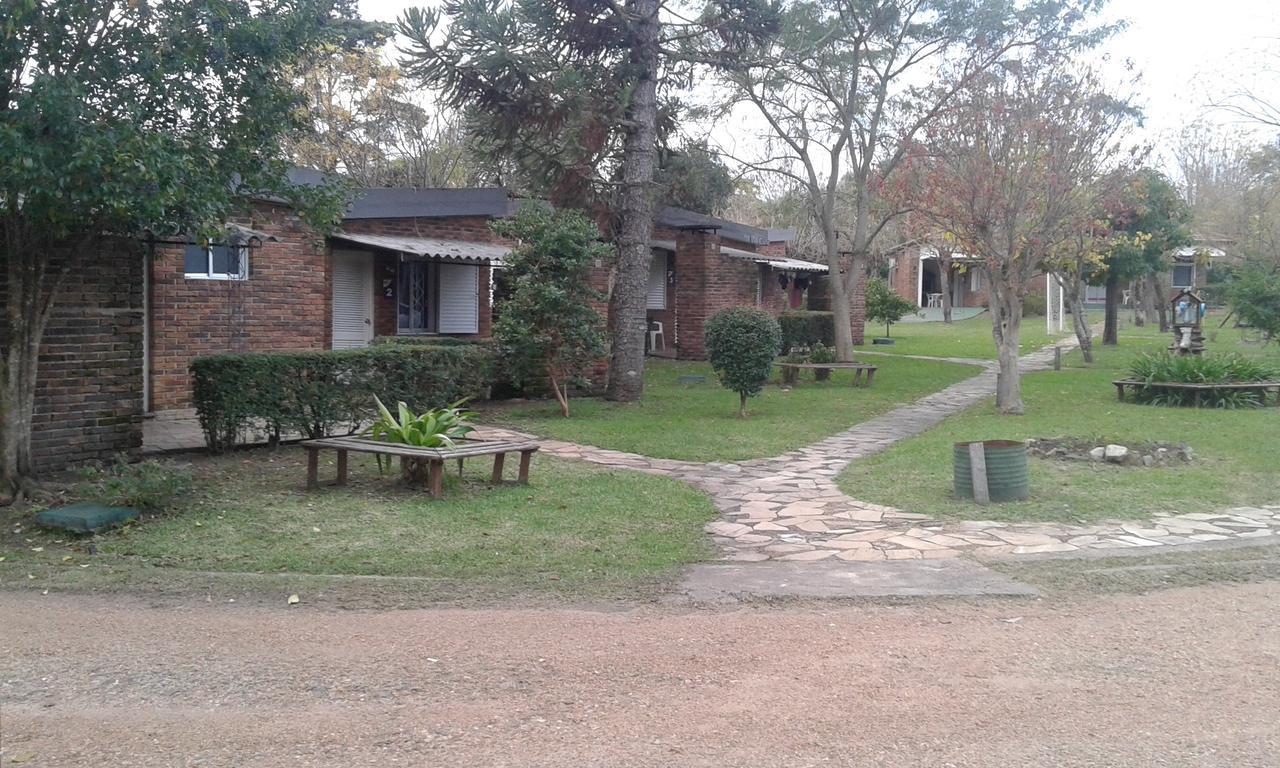 Brisas Del Rio Apart Hotel Termas del Daymán Esterno foto